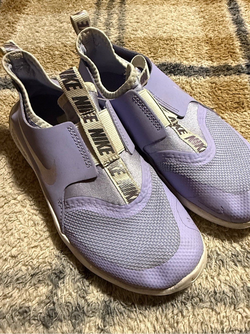 Nike Girls Flex Runner 3Y Slip-On Sneakers in Lavender